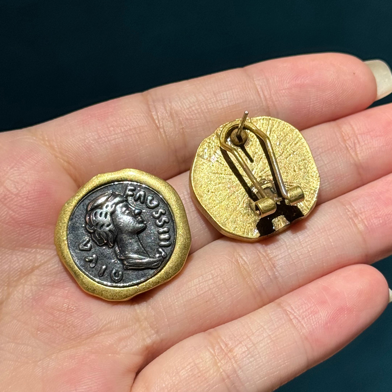 Orecchino a bottone vintage co - Vintage Fashion Old Money recensione e prezzo